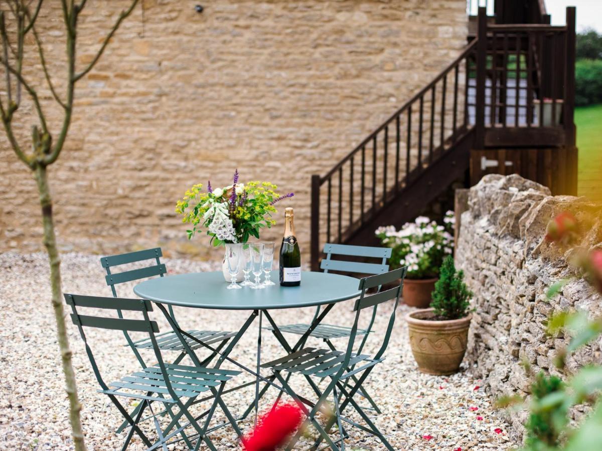 Hayloft At Newbarn Farm Villa Chipping Norton Exterior foto